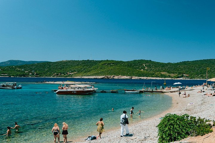 Avventura in motoscafo esplorando la Grotta Azzurra, Hvar e le isole circostanti da Spalato, Croazia, foto 11 | wizardtrip