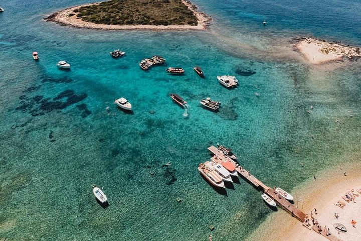 Avventura in motoscafo esplorando la Grotta Azzurra, Hvar e le isole circostanti da Spalato, Croazia, foto 12 | wizardtrip