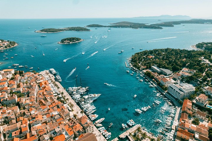 Avventura in motoscafo esplorando la Grotta Azzurra, Hvar e le isole circostanti da Spalato, Croazia, foto 15 | wizardtrip