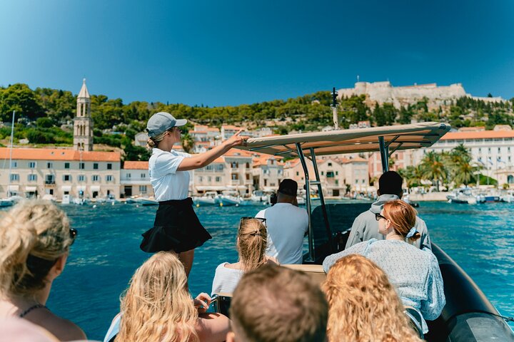 Avventura in motoscafo esplorando la Grotta Azzurra, Hvar e le isole circostanti da Spalato, Croazia, foto 22 | wizardtrip