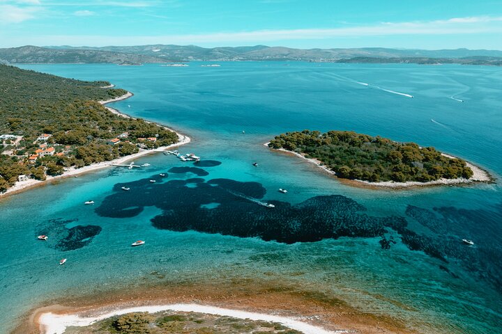 Excursion en hors-bord vers le Blue Lagoon, Trogir et l'île de Šolta au départ de Split, Croatie, photo 9 | wizardtrip