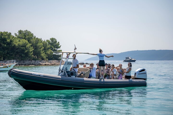 Excursion en hors-bord vers le Blue Lagoon, Trogir et l'île de Šolta au départ de Split, Croatie, photo 10 | wizardtrip