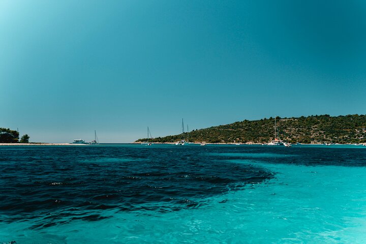 Excursion en hors-bord vers le Blue Lagoon, Trogir et l'île de Šolta au départ de Split, Croatie, photo 11 | wizardtrip