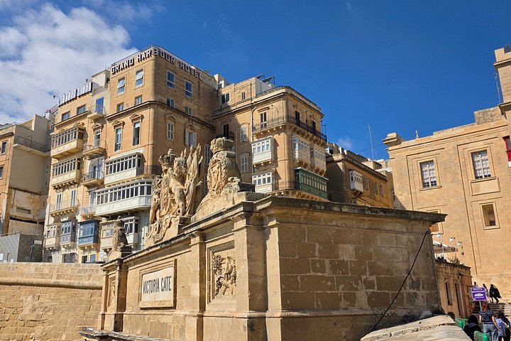 Esplora la storica La Valletta in un tour guidato a piedi, scoprendo le sue strade, giardini e viste sul porto, foto 15 | wizardtrip