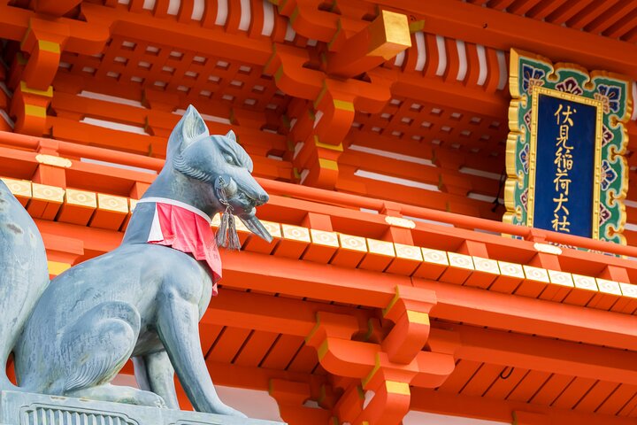 Une visite guidée en bus présentant le sanctuaire emblématique de Fushimi Inari à Kyoto, la forêt de bambous d'Arashiyama, Kinkaku-ji et Kiyomizu-dera, photo 6 | wizardtrip