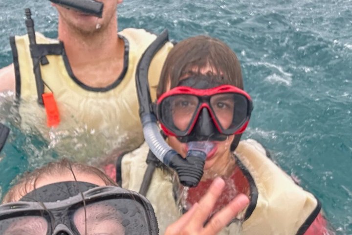 Snorkelisti che esplorano colorate barriere coralline e diversificata vita marina nelle Florida Keys, foto 19 | wizardtrip