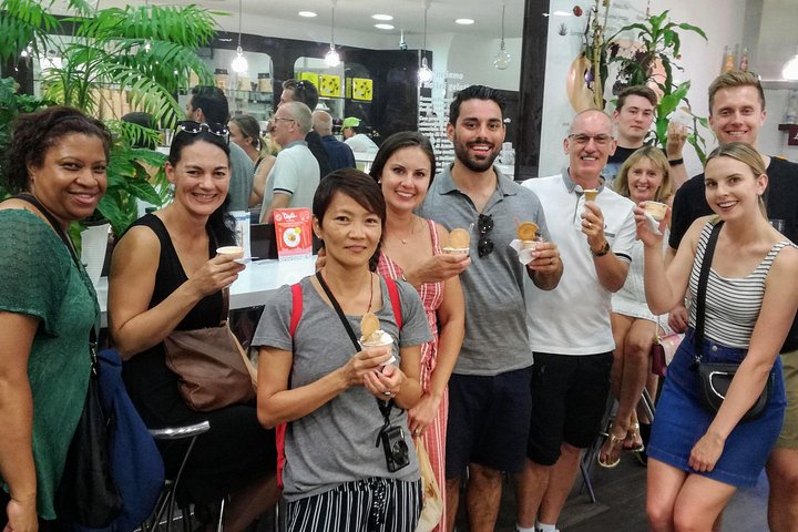 Rome street food tour with local guide, tasting pizza and gelato near historic monuments, photo 8 | wizardtrip