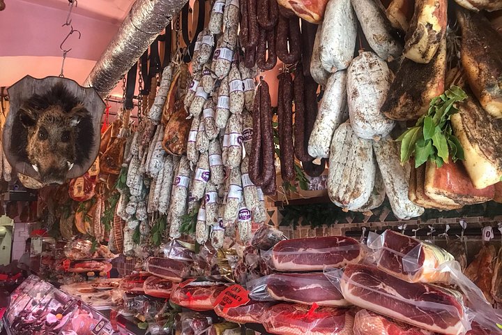 Rome street food tour with local guide, tasting pizza and gelato near historic monuments, photo 13 | wizardtrip