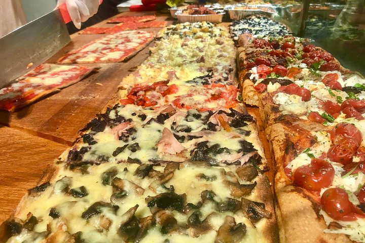 Rome street food tour with local guide, tasting pizza and gelato near historic monuments, photo 15 | wizardtrip