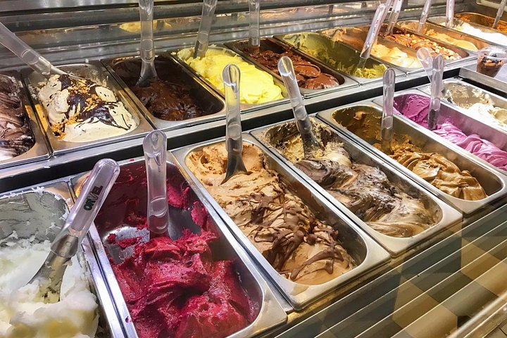 Rome street food tour with local guide, tasting pizza and gelato near historic monuments, photo 16 | wizardtrip