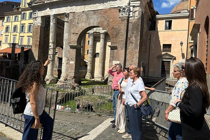 Rome street food tour with local guide, tasting pizza and gelato near historic monuments, photo 17 | wizardtrip