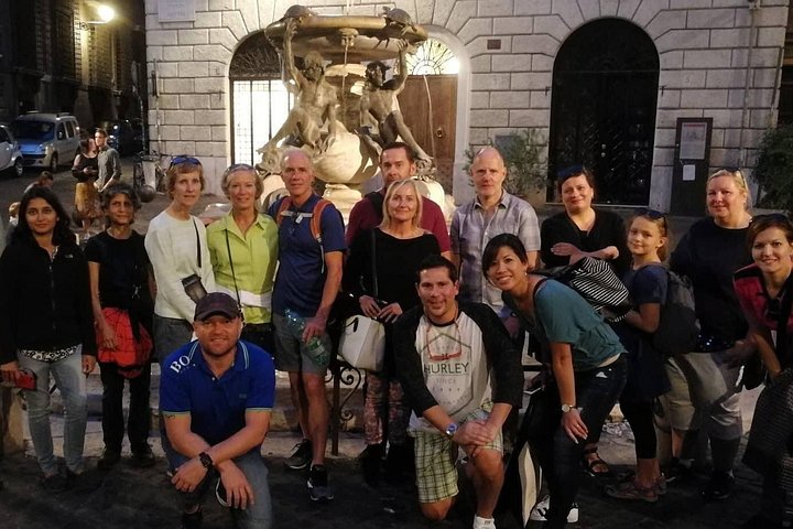 Rome street food tour with local guide, tasting pizza and gelato near historic monuments, photo 19 | wizardtrip