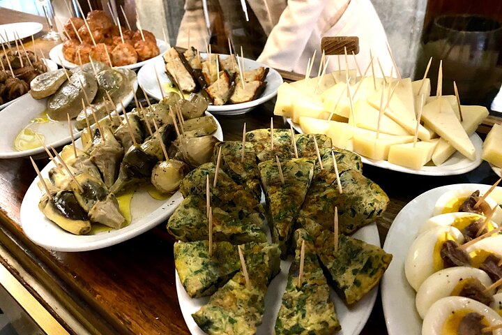Tour de comida callejera en Venecia con guía local y visita al mercado, degustando cicchetti y explorando canales, foto 14 | wizardtrip