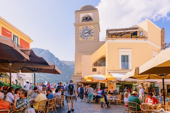 Tagesausflug zur Insel Capri ab Neapel oder Sorrent mit Blauer Grotte und malerischen Ausblicken, Foto 19 | wizardtrip