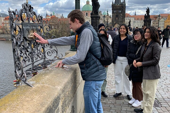 Visite à pied de la vieille ville historique de Prague, du quartier juif et du pont Charles avec des guides locaux, photo 6 | wizardtrip