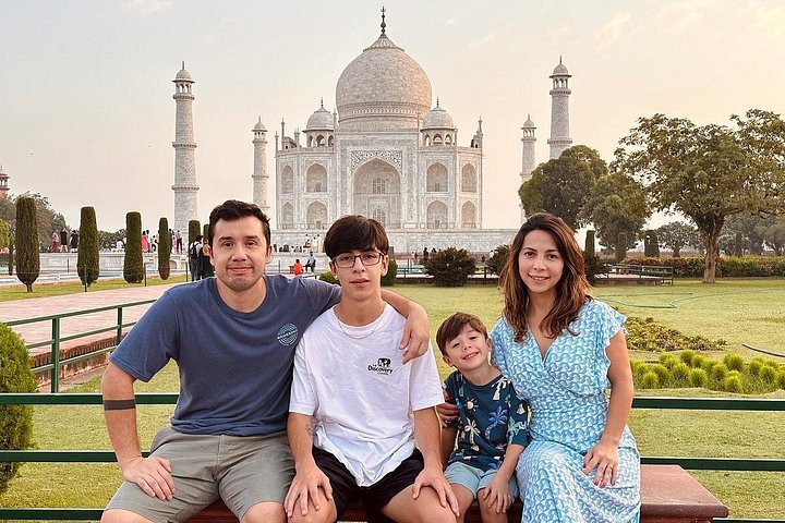 Visite du Taj Mahal et du Fort d'Agra depuis Delhi en voiture avec déjeuner 5 étoiles | wizardtrip