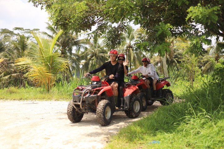 ATV-tur i Ubud genom djungelstigar, tunnlar och vattenfall på Bali, foto 11 | wizardtrip