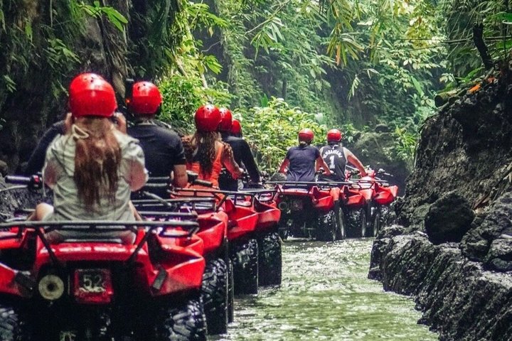 ATV-tur i Ubud genom djungelstigar, tunnlar och vattenfall på Bali, foto 15 | wizardtrip