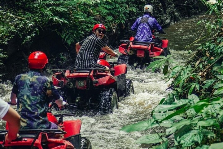 ATV-tur i Ubud genom djungelstigar, tunnlar och vattenfall på Bali, foto 18 | wizardtrip