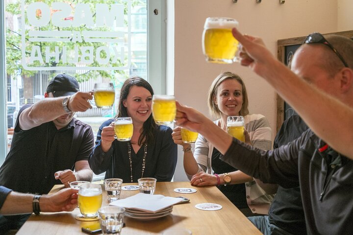 Praguer Kulinarik- und Bierverkostungstour mit Café Louvre | wizardtrip