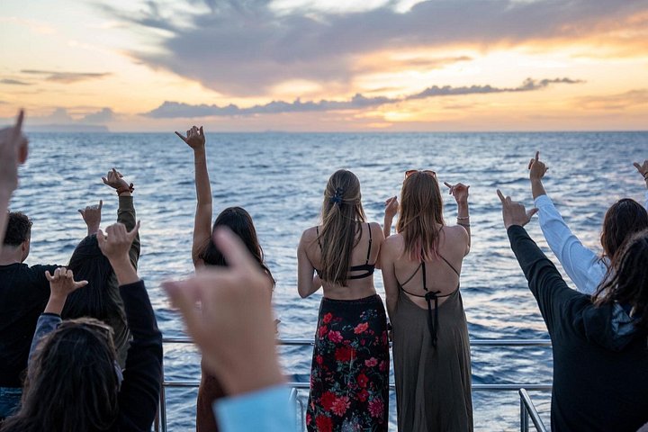 Middagskryssning vid solnedgången längs den dramatiska Nāpali-kusten på Kauaʻi, Hawaii, foto 10 | wizardtrip