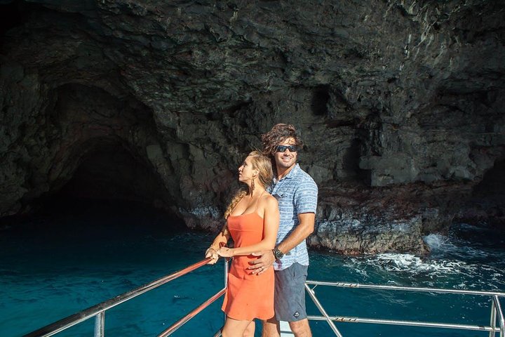 Middagskryssning vid solnedgången längs den dramatiska Nāpali-kusten på Kauaʻi, Hawaii, foto 15 | wizardtrip