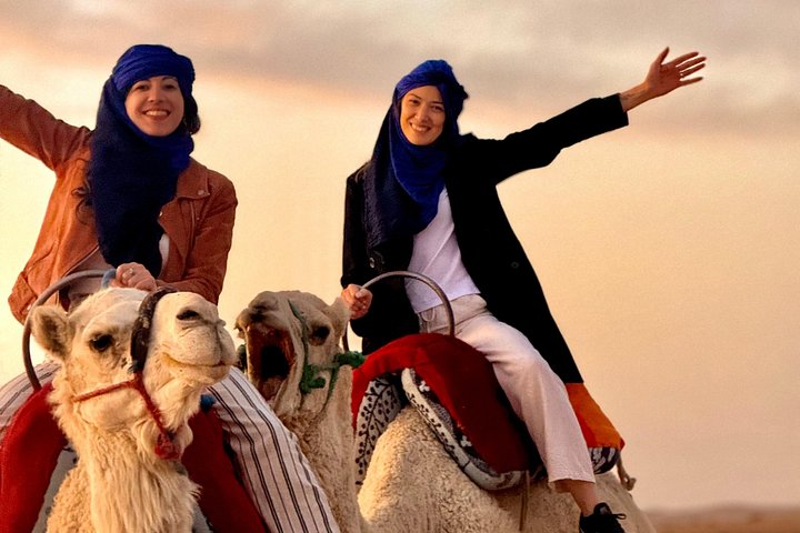 Passeio de camelo ao pôr do sol no Deserto de Agafay perto de Marraquexe, Marrocos, com jantar e show, foto 19 | wizardtrip