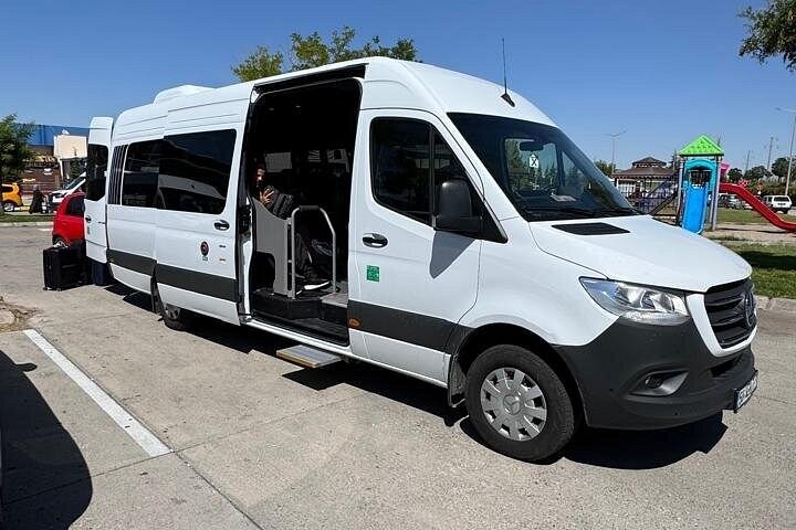 Airport transfer service in Cappadocia, Turkey, offering comfortable and reliable transportation, photo 6 | wizardtrip