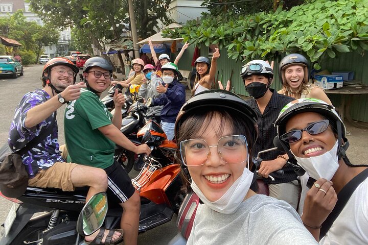 Ho Chi Minh Street Food Tour By Motorbike (Unique & Authentic) | wizardtrip