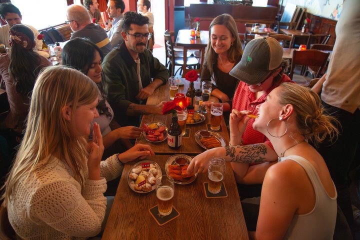 Erleben Sie Amsterdams kulinarische Köstlichkeiten, historische Kanäle und lokale Kultur auf einer intimen Food-Tour, Foto 7 | wizardtrip