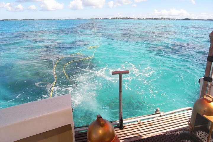 Upplev undervattensdykning med hjälm på Bermuda, promenera bland korallrev och fiskar, foto 8 | wizardtrip