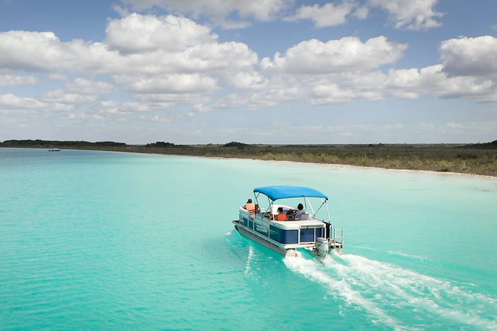 Bacalar 101 - Private Tour of the Lagoon of the 7 Colors | wizardtrip