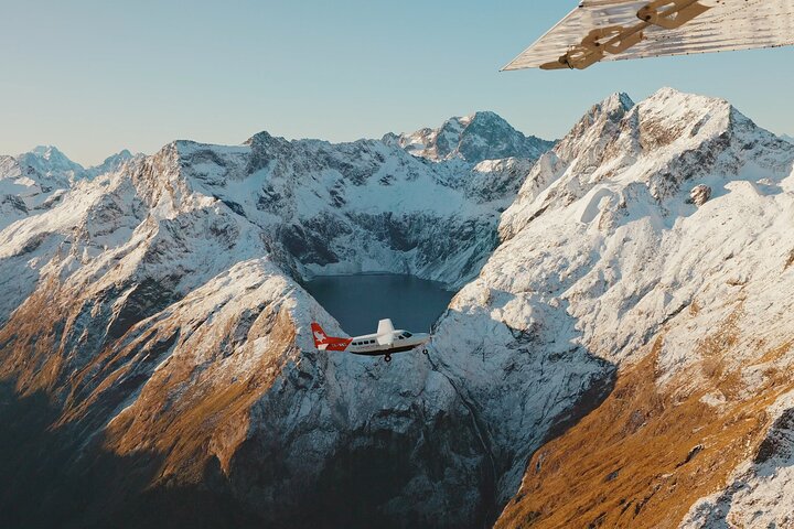 Milford Sound Flug & Kreuzfahrt Tagesausflug von Queenstown | wizardtrip