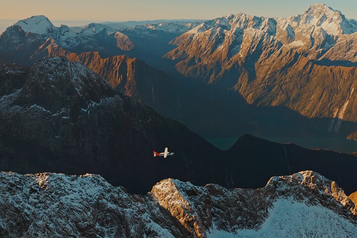 Vuelo panorámico y crucero de aventura a Milford Sound desde Queenstown, Nueva Zelanda, foto 7 | wizardtrip