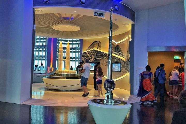 Tour privado pelos marcos icónicos de Kuala Lumpur, incluindo as Torres Petronas e as Cavernas de Batu, foto 12 | wizardtrip