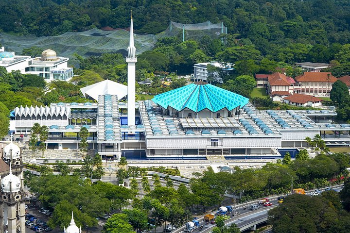 Tour privado pelos marcos icónicos de Kuala Lumpur, incluindo as Torres Petronas e as Cavernas de Batu, foto 18 | wizardtrip