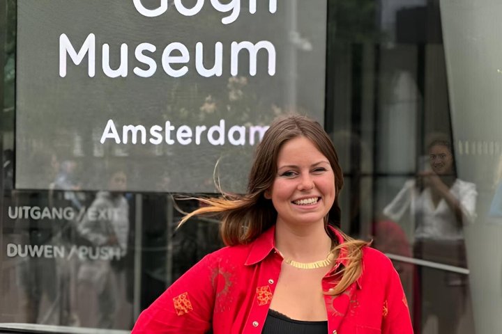 Small group guided tour of Van Gogh Museum masterpieces in Amsterdam, photo 12 | wizardtrip