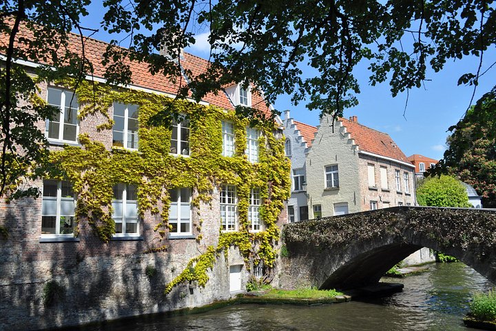 Geführte Tour durch Brügge mit Bootsfahrt auf Kanälen, historischen Gebäuden und Schokoladenverkostung, Foto 13 | wizardtrip