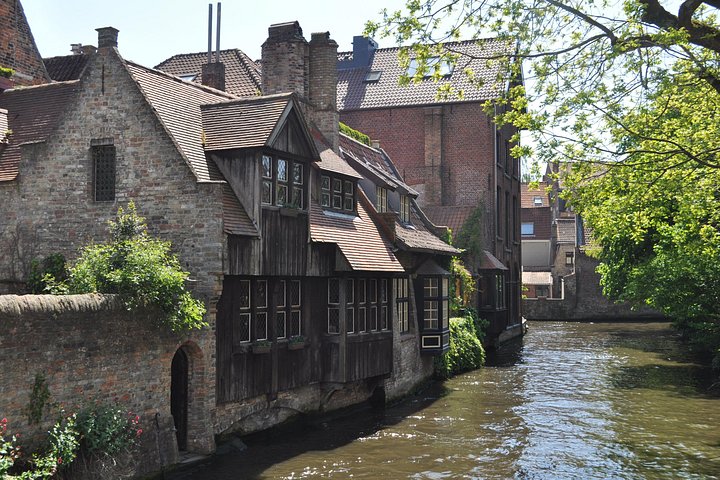 Geführte Tour durch Brügge mit Bootsfahrt auf Kanälen, historischen Gebäuden und Schokoladenverkostung, Foto 20 | wizardtrip