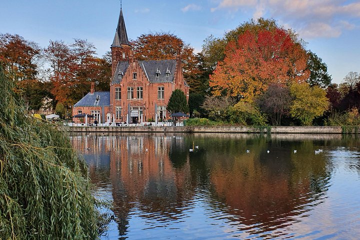Geführte Tour durch Brügge mit Bootsfahrt auf Kanälen, historischen Gebäuden und Schokoladenverkostung, Foto 23 | wizardtrip