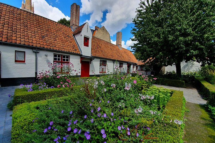Geführte Tour durch Brügge mit Bootsfahrt auf Kanälen, historischen Gebäuden und Schokoladenverkostung, Foto 25 | wizardtrip