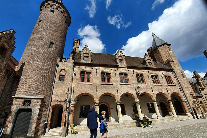 Geführte Tour durch Brügge mit Bootsfahrt auf Kanälen, historischen Gebäuden und Schokoladenverkostung, Foto 26 | wizardtrip