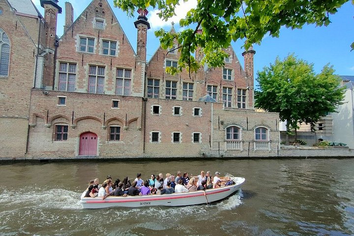 Geführte Tour durch Brügge mit Bootsfahrt auf Kanälen, historischen Gebäuden und Schokoladenverkostung, Foto 27 | wizardtrip