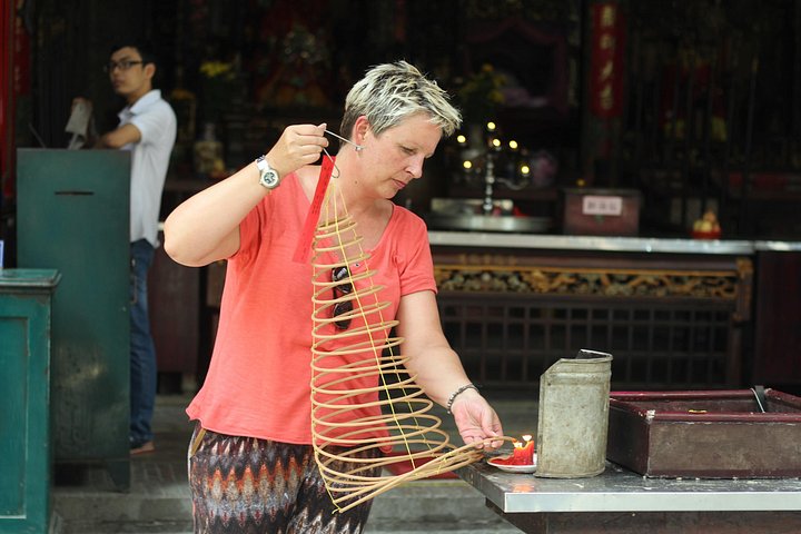 Tour en moto explorando la comida y los lugares de interés de Ho Chi Minh City, foto 20 | wizardtrip