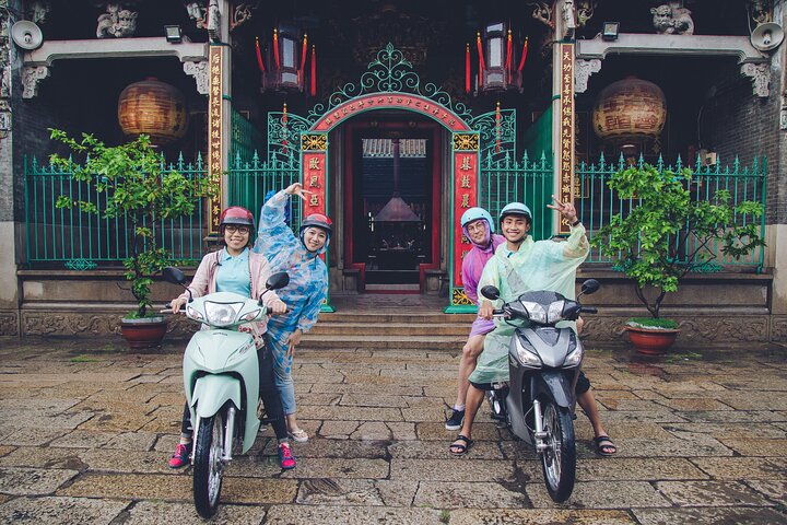 Tour en moto explorando la comida y los lugares de interés de Ho Chi Minh City, foto 22 | wizardtrip