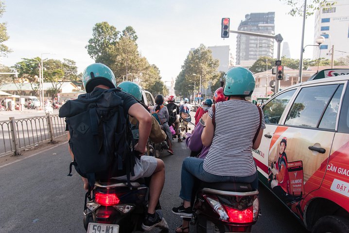 Tour en moto explorando la comida y los lugares de interés de Ho Chi Minh City, foto 24 | wizardtrip
