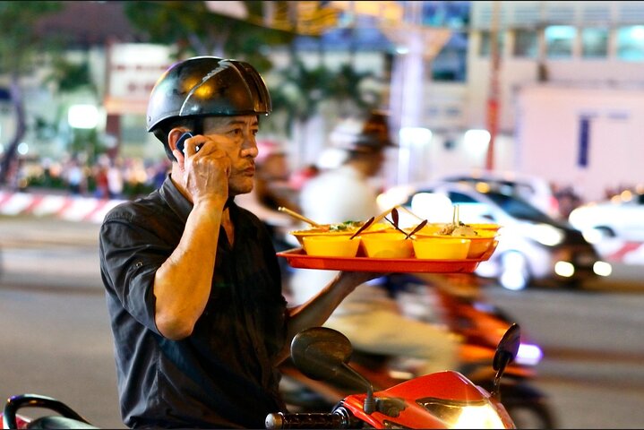 Tour en moto explorando la comida y los lugares de interés de Ho Chi Minh City, foto 33 | wizardtrip