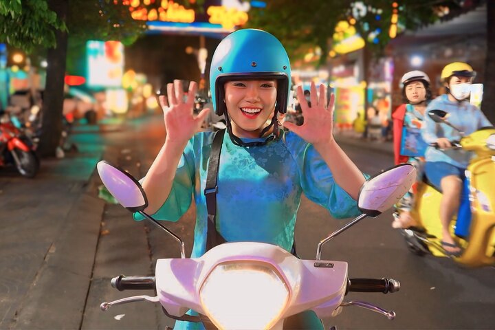 Ho Chi Minh City motorbike food tour with local dishes and drinks, photo 1 | wizardtrip