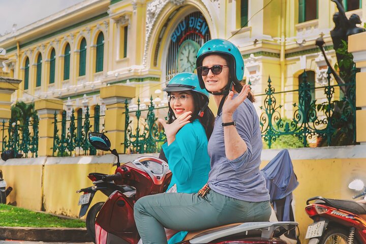 Saigon: Premium Award-Winning Street Food Tour with Female Riders | wizardtrip
