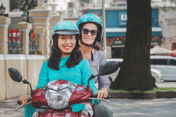 Tour de street food primé à Ho Chi Minh-Ville avec des chauffrices sur des scooters, photo 18 | wizardtrip